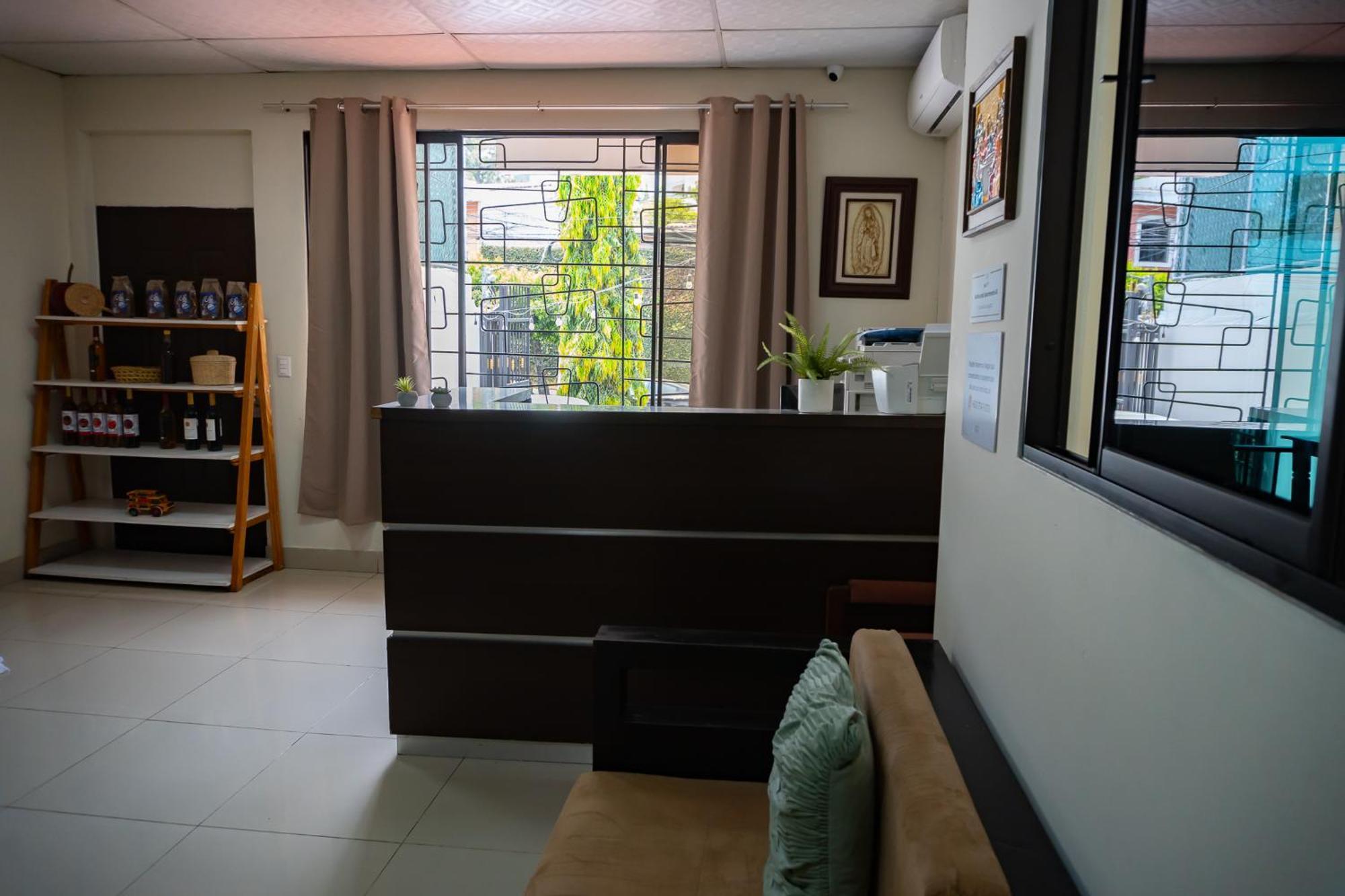 Hotel La Capilla - Suites & Apartments San Benito Сан Салвадор Екстериор снимка